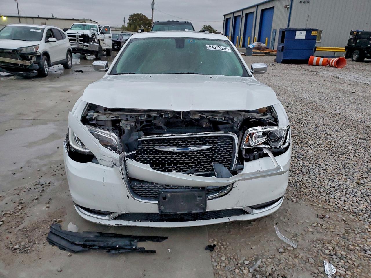 Chrysler 300 Image 8