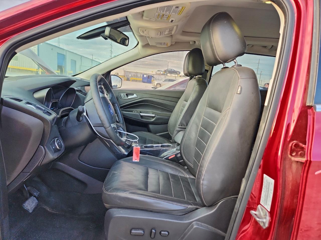 Ford Escape Titanium Image 6