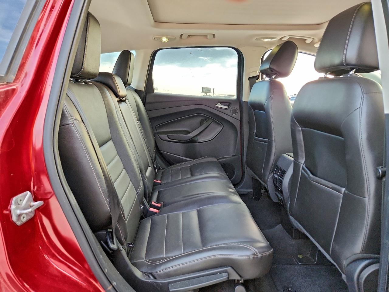 Ford Escape Titanium Image 4