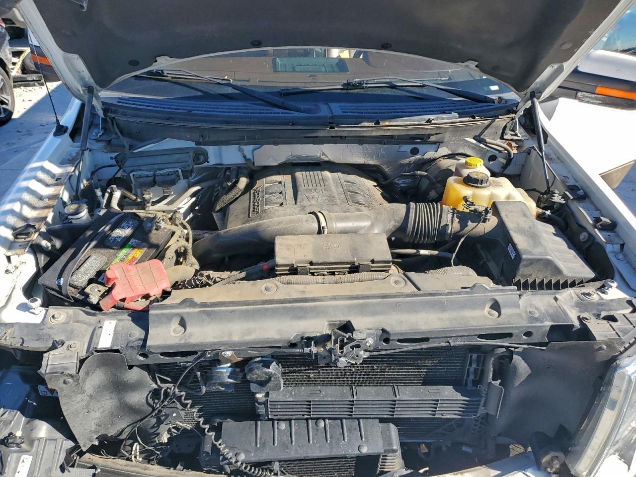 Ford F-150 Supercrew Image 13