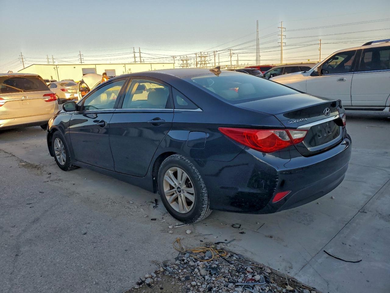 Hyundai SONATA Gls Image 9