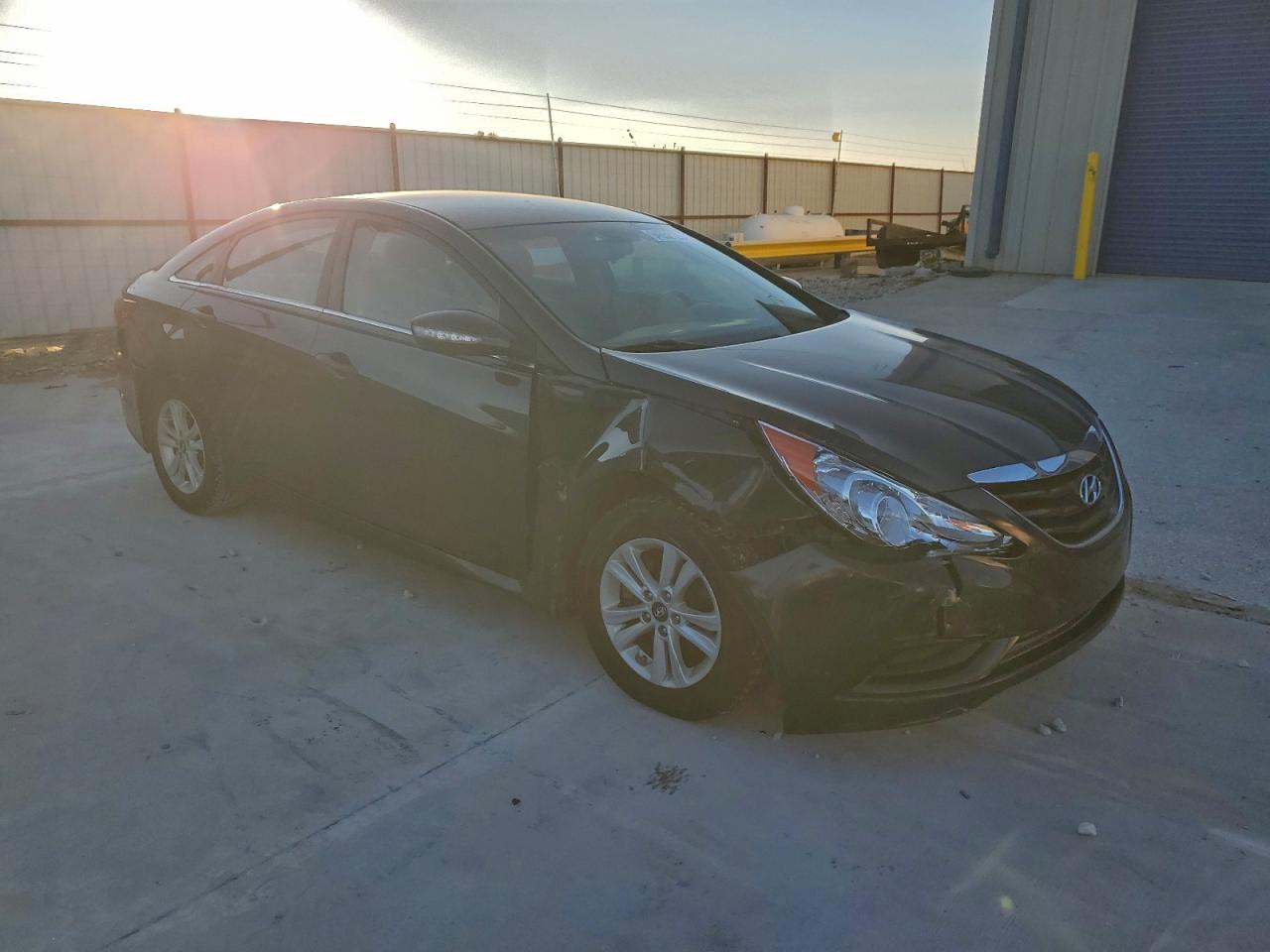 Hyundai SONATA Gls Image 4