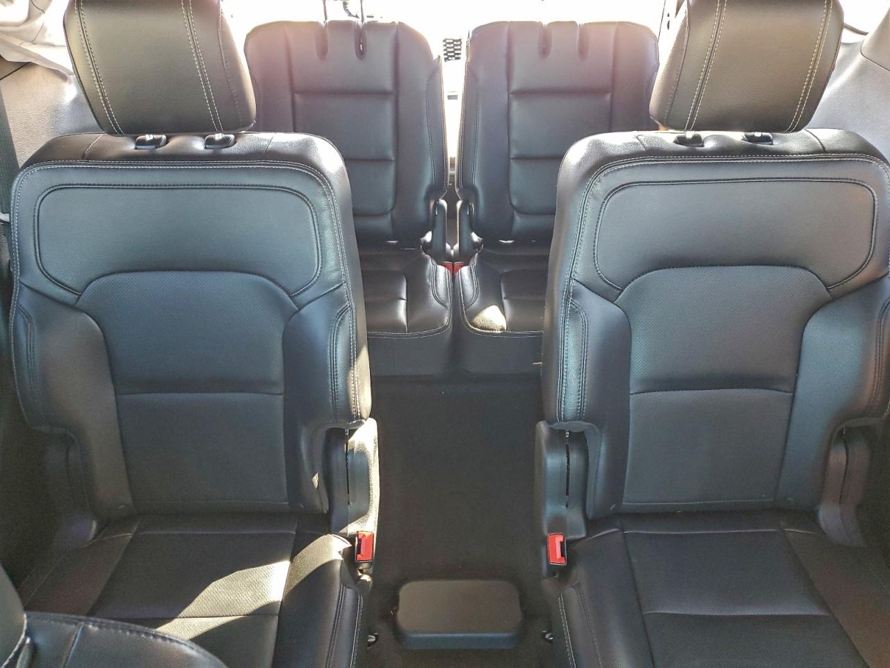 Ford Explorer Limited Image 12