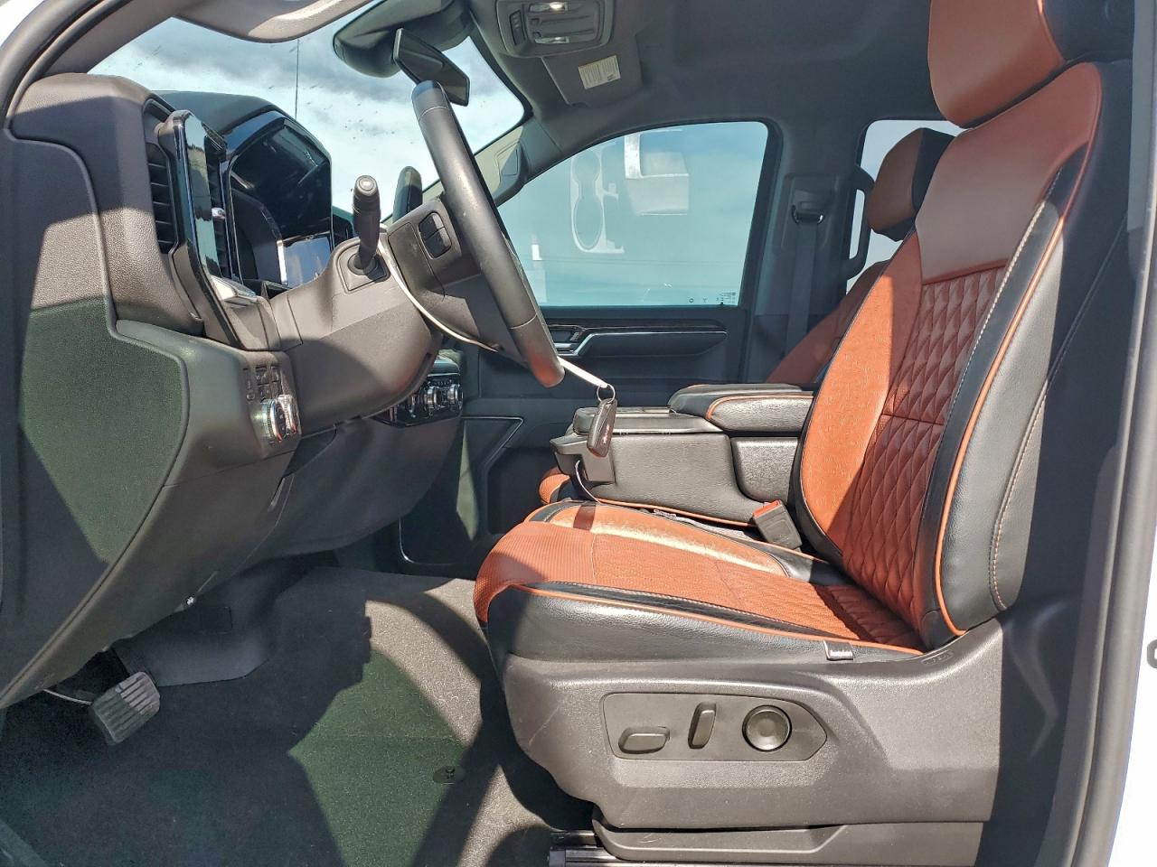 GMC Sierra K1500 Elevation Image 13