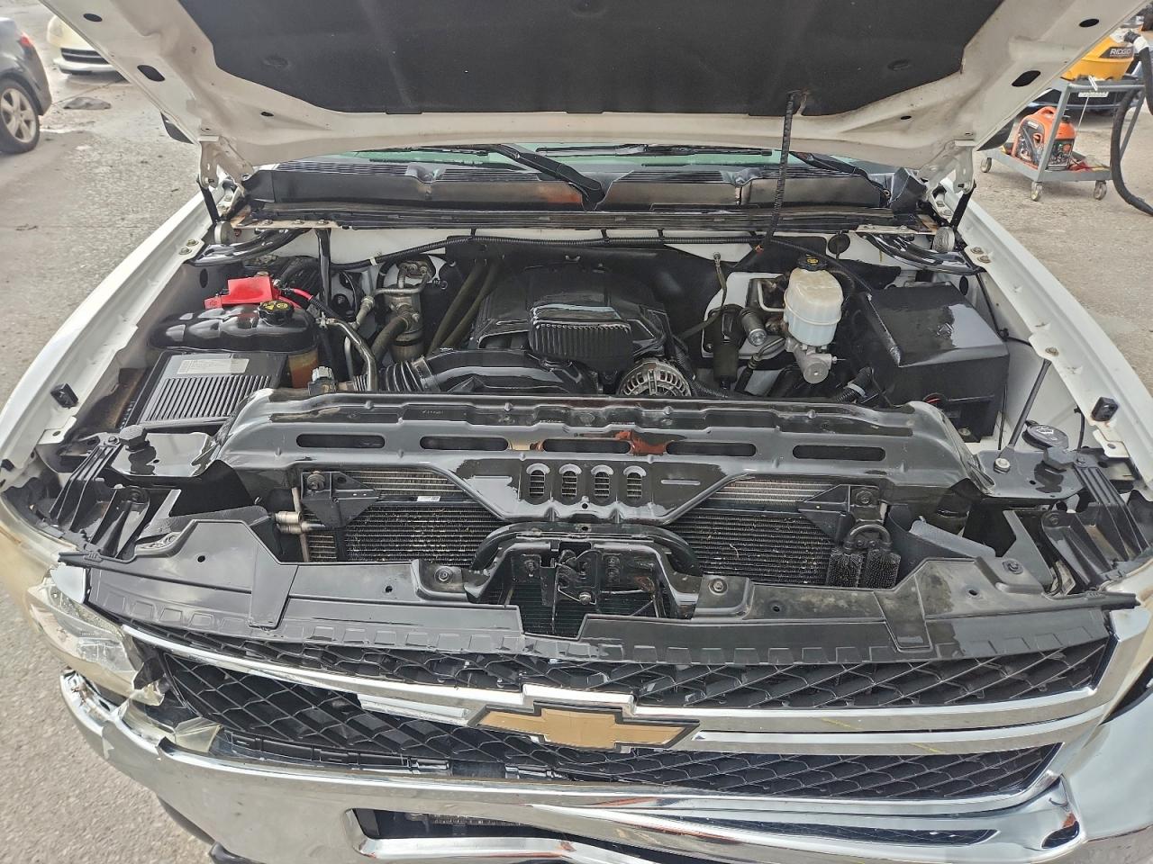 Chevrolet Silverado K2500 Heavy Duty Lt Image 6