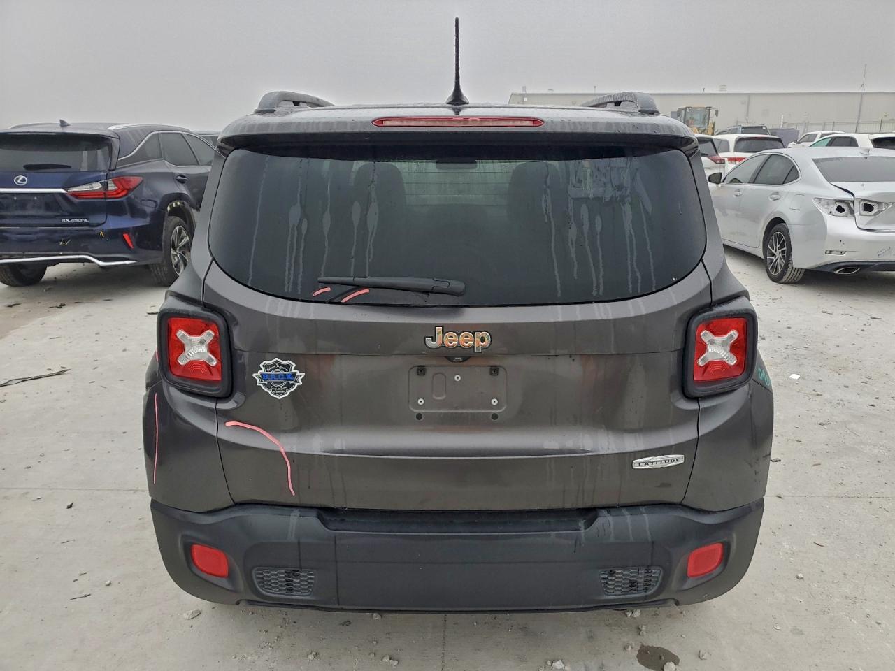 Jeep Renegade Latitude Image 6