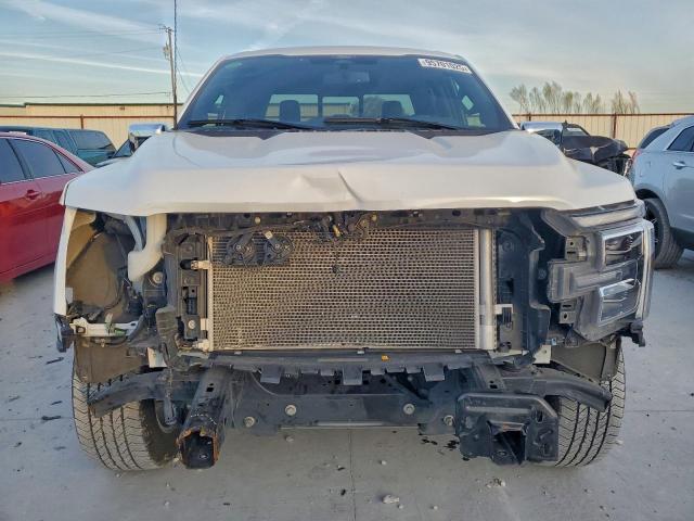 Ford F-150 Lariat Image 3