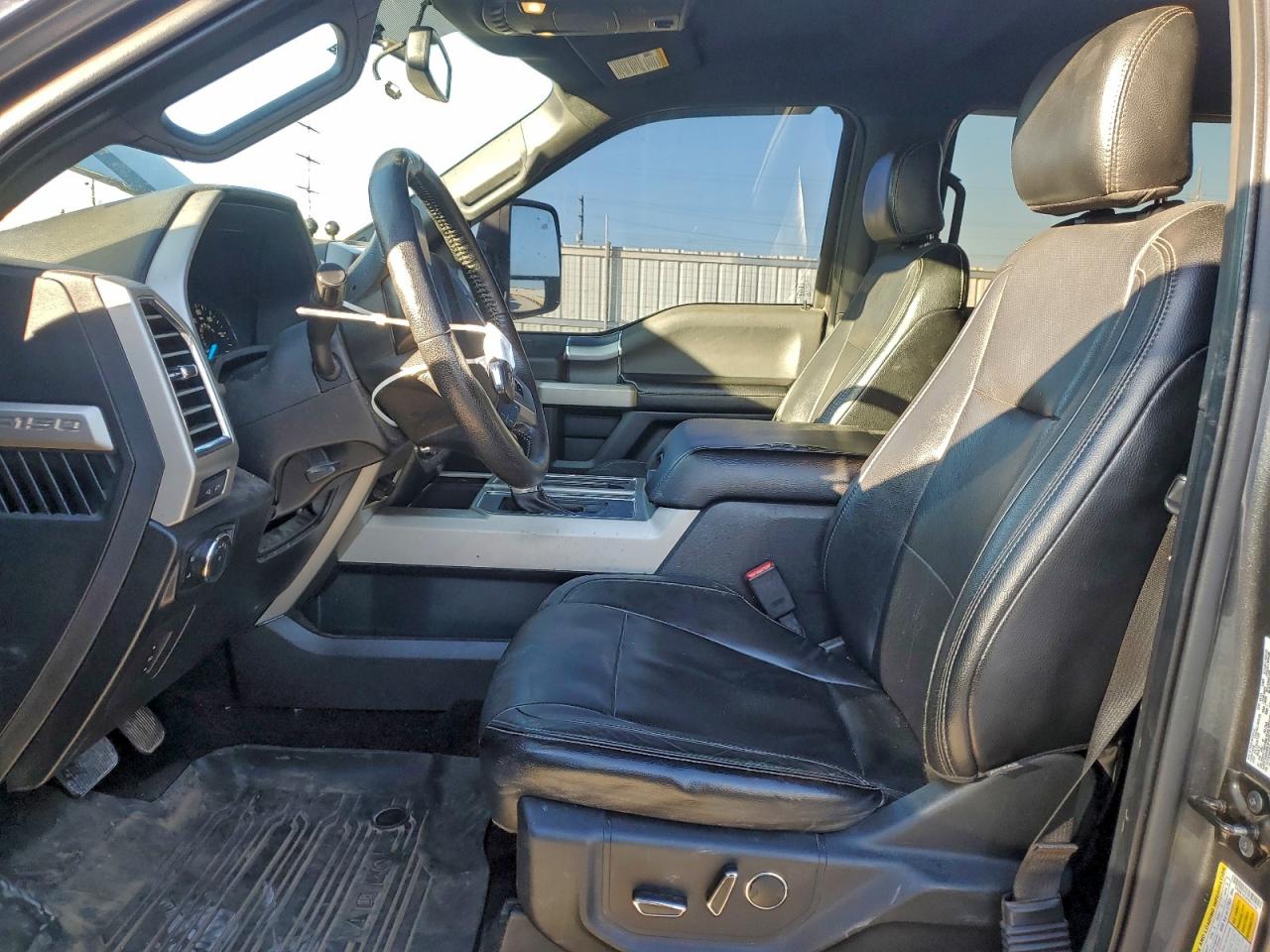 Ford F-150 Supercrew Image 3