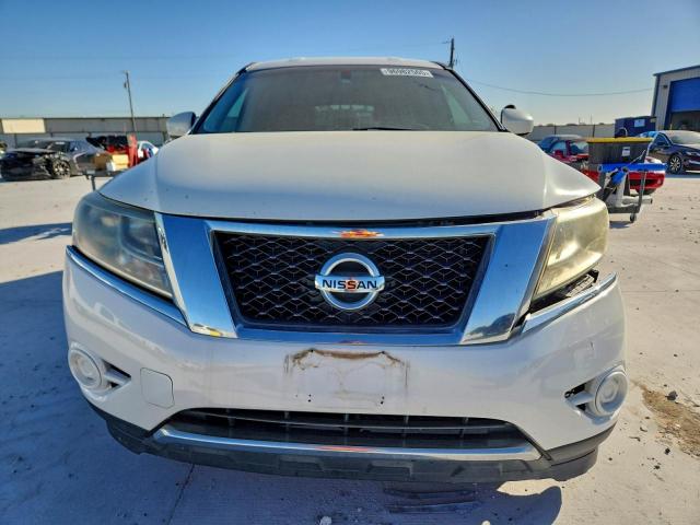 Nissan Pathfinder S Image 9