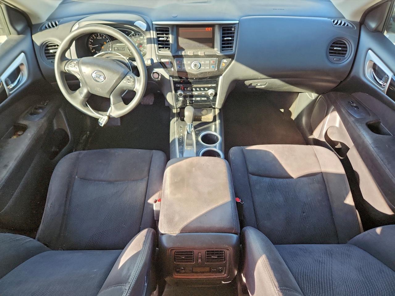 Nissan Pathfinder S Image 12