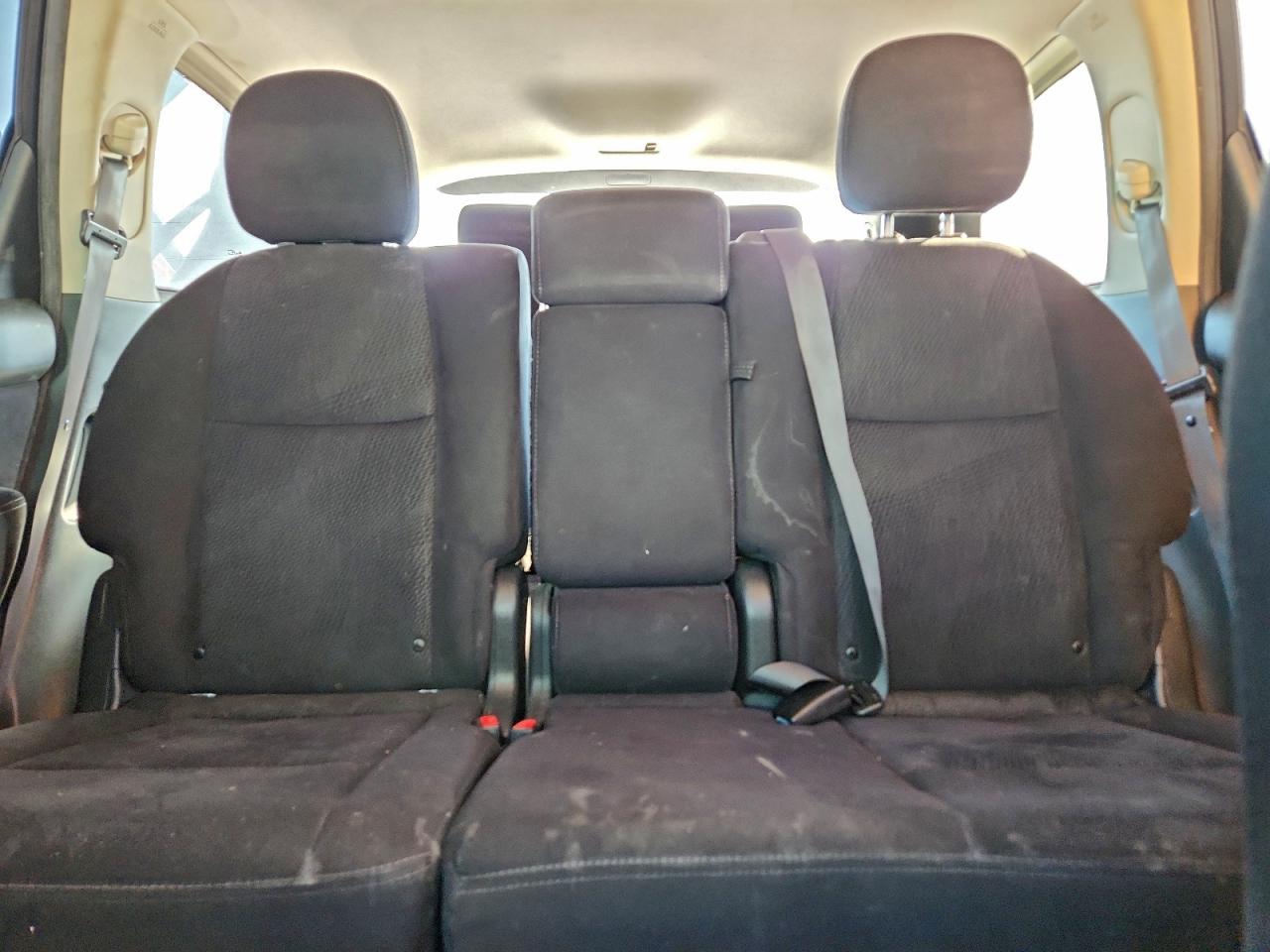 Nissan Pathfinder S Image 4