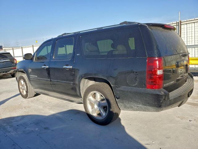 Chevrolet Suburban C1500 Image 3
