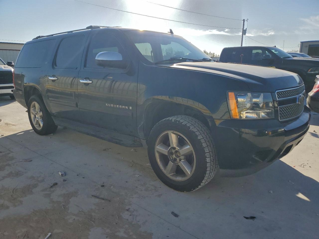Chevrolet Suburban C1500 Image 9