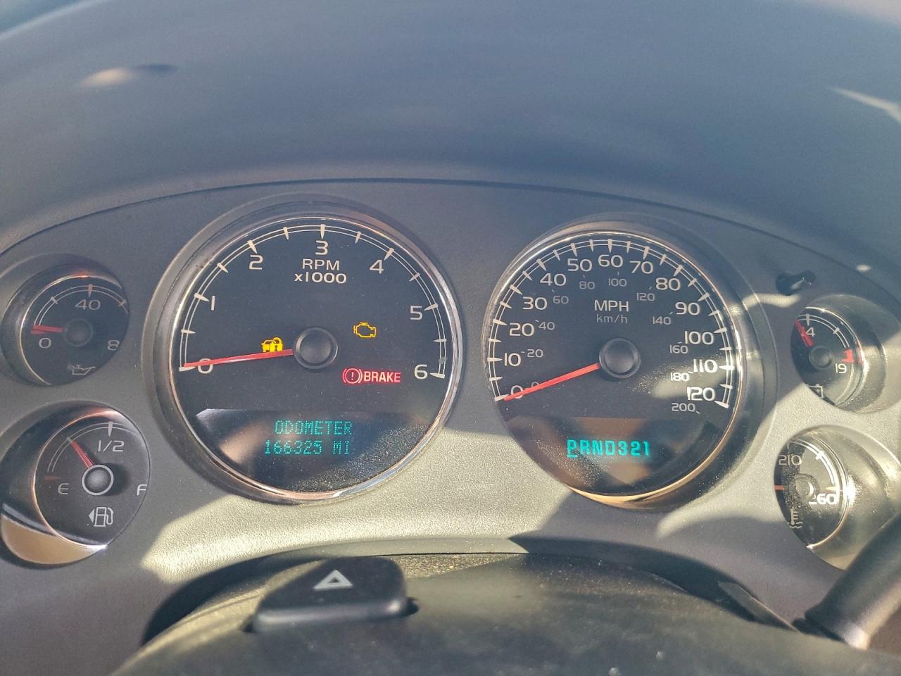 Chevrolet Suburban C1500 Image 13