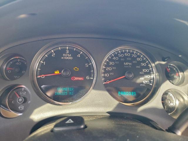 Chevrolet Suburban C1500 Image 13