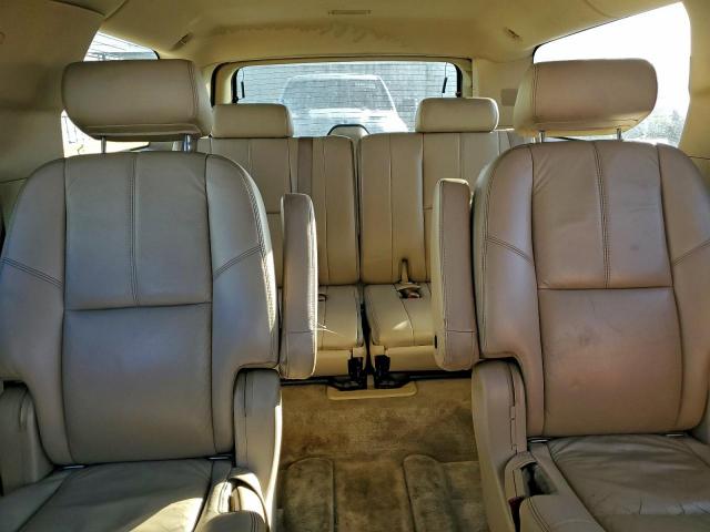 Chevrolet Suburban C1500 Image 4