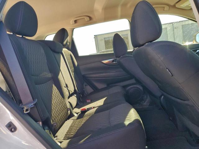 Nissan Rogue S Image 6