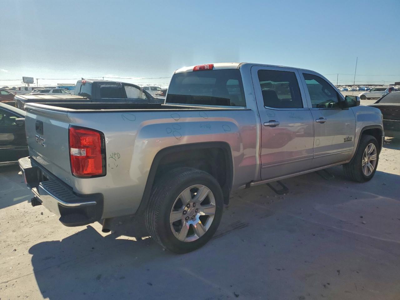 GMC Sierra C1500 Sle Image 3