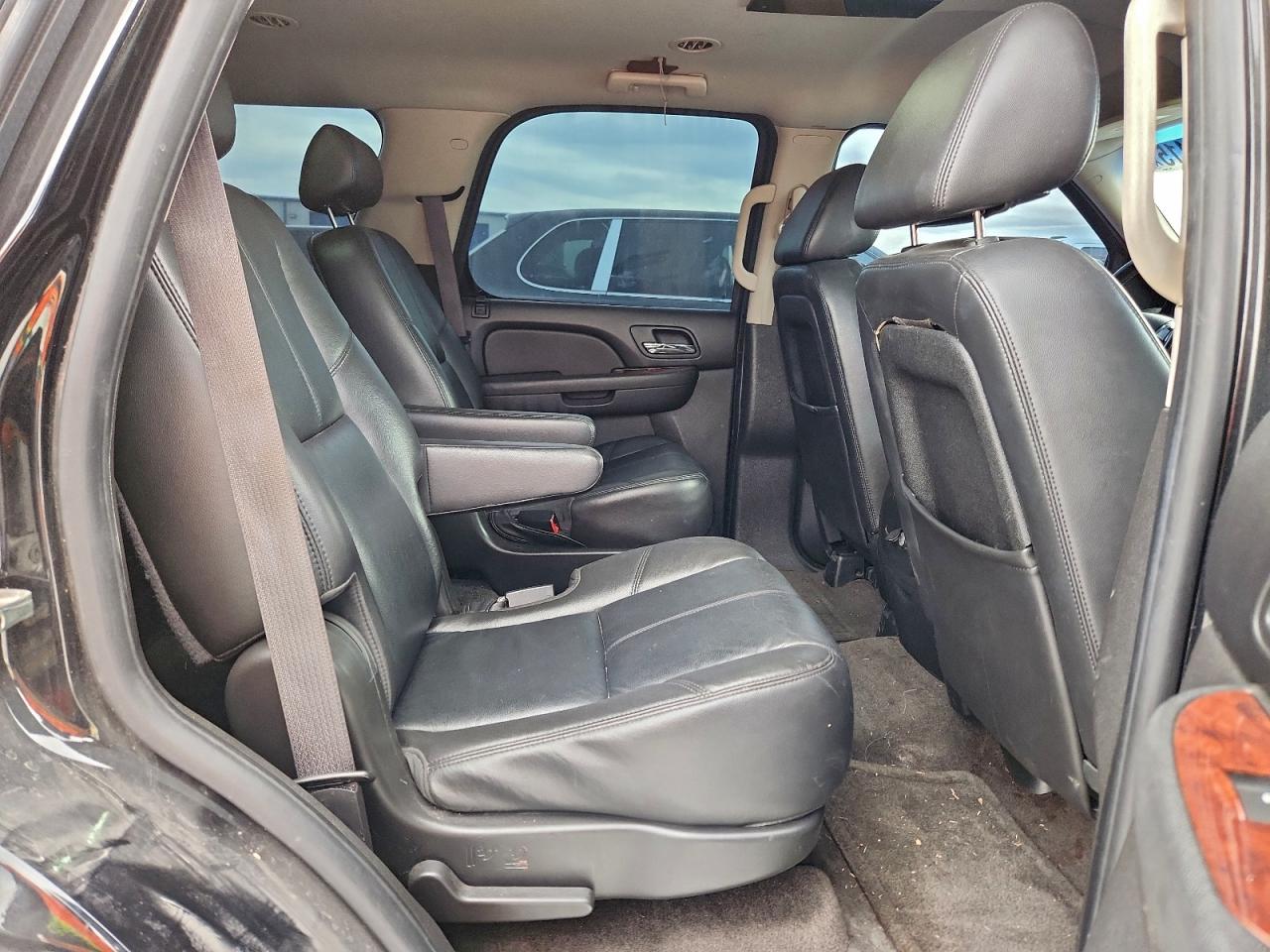 Chevrolet Tahoe C1500 Lt Image 6