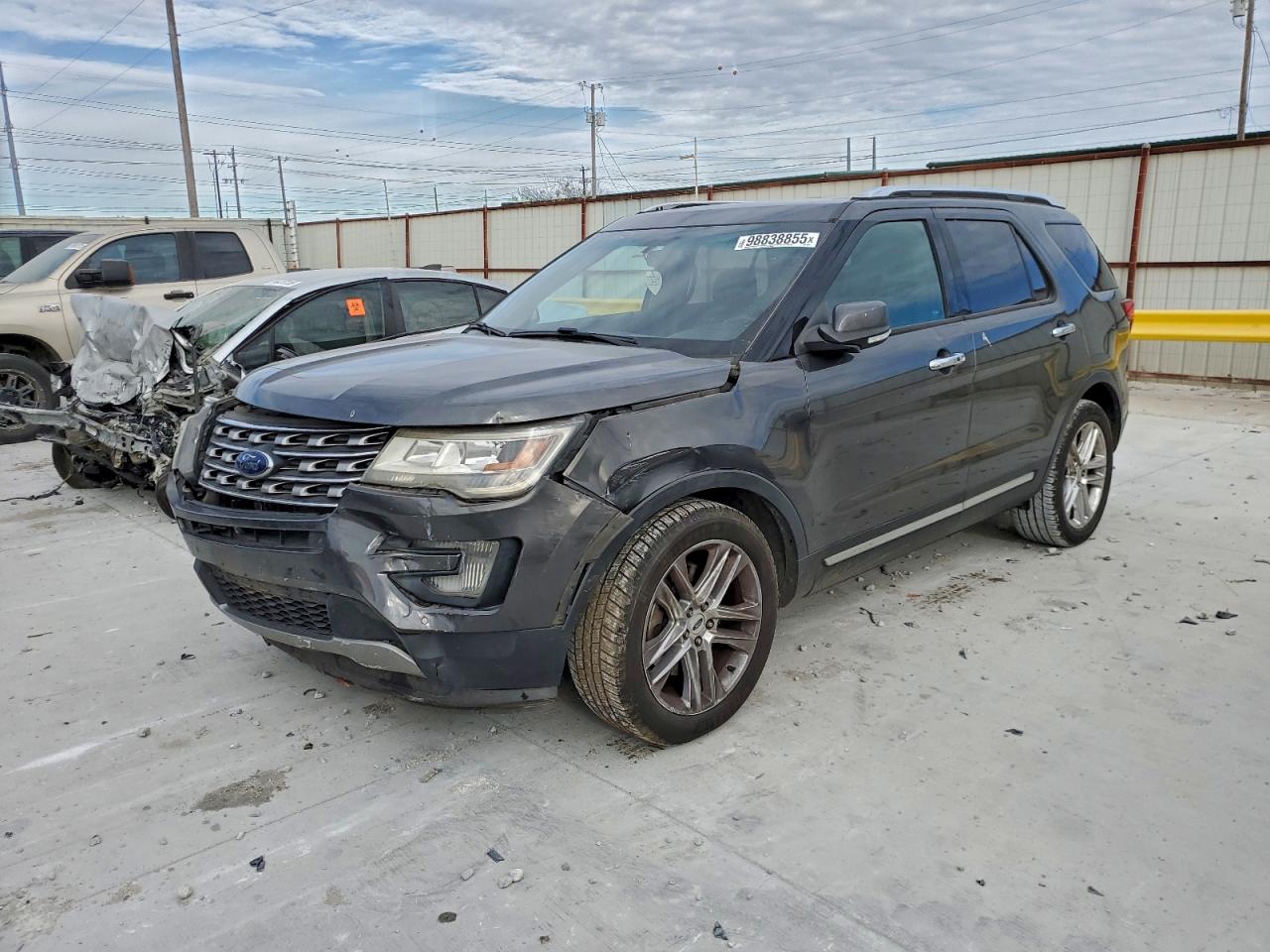 Ford Explorer Limited Image 1
