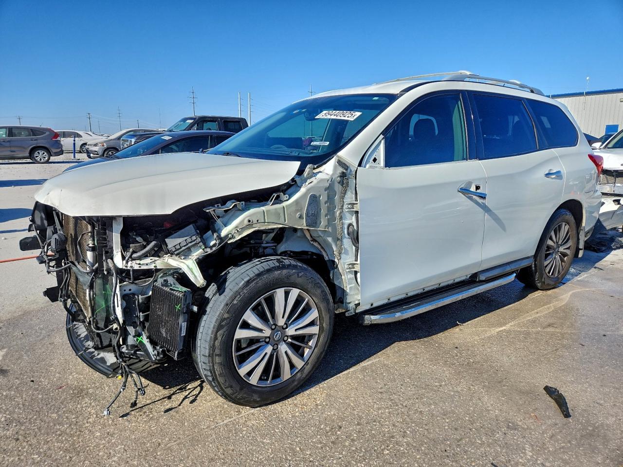 Nissan Pathfinder S Image 1