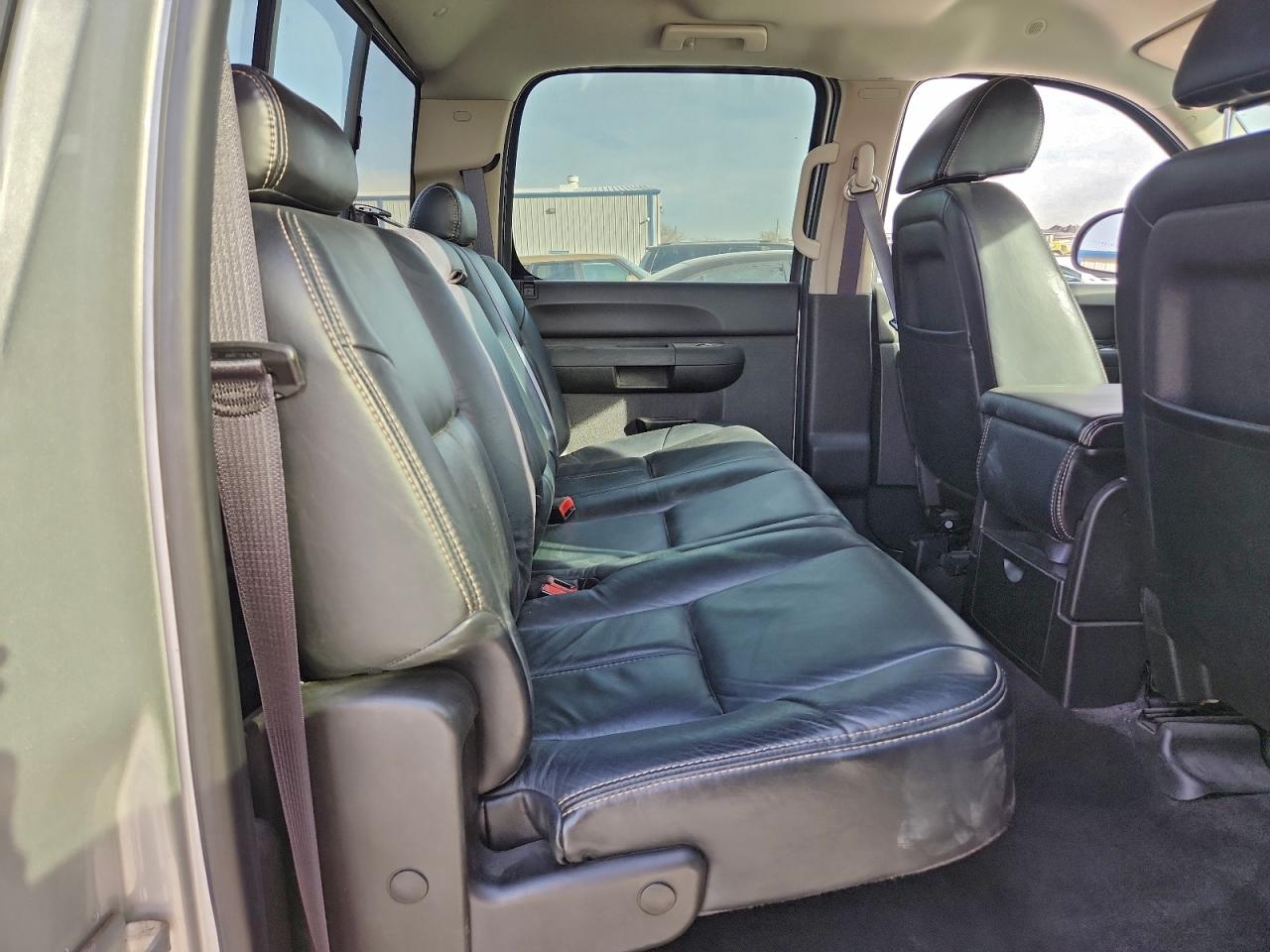 Chevrolet Silverado C1500 Lt Image 11