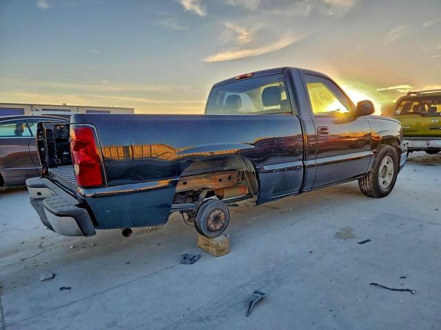 Chevrolet Silverado C1500 Classic Image 3