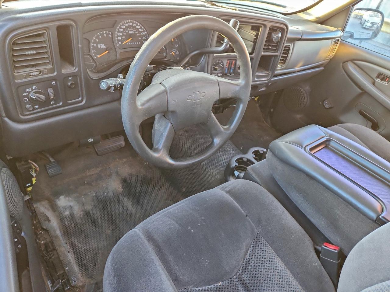 Chevrolet Silverado C1500 Classic Image 10