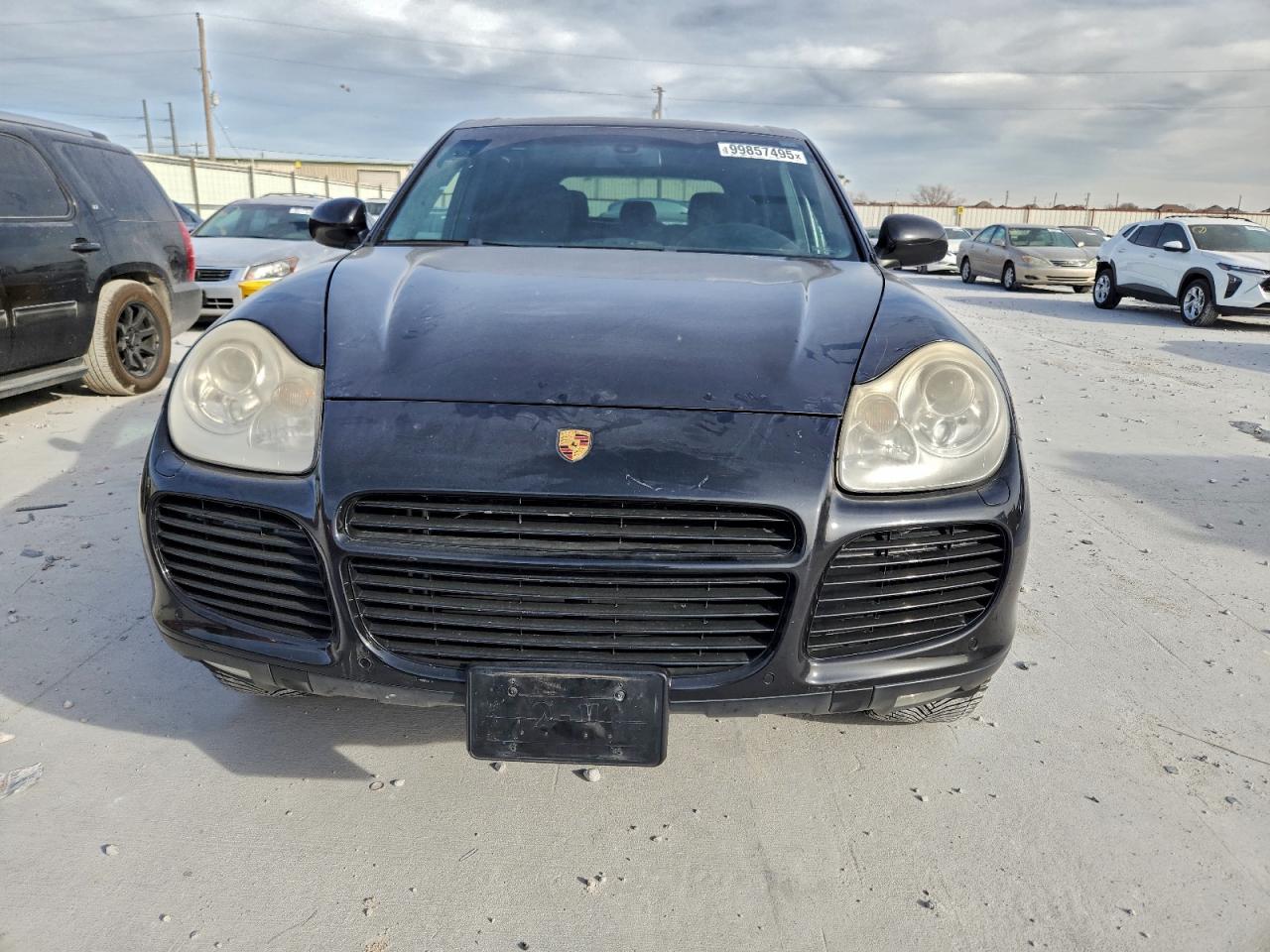 Porsche Cayenne Turbo Image 2