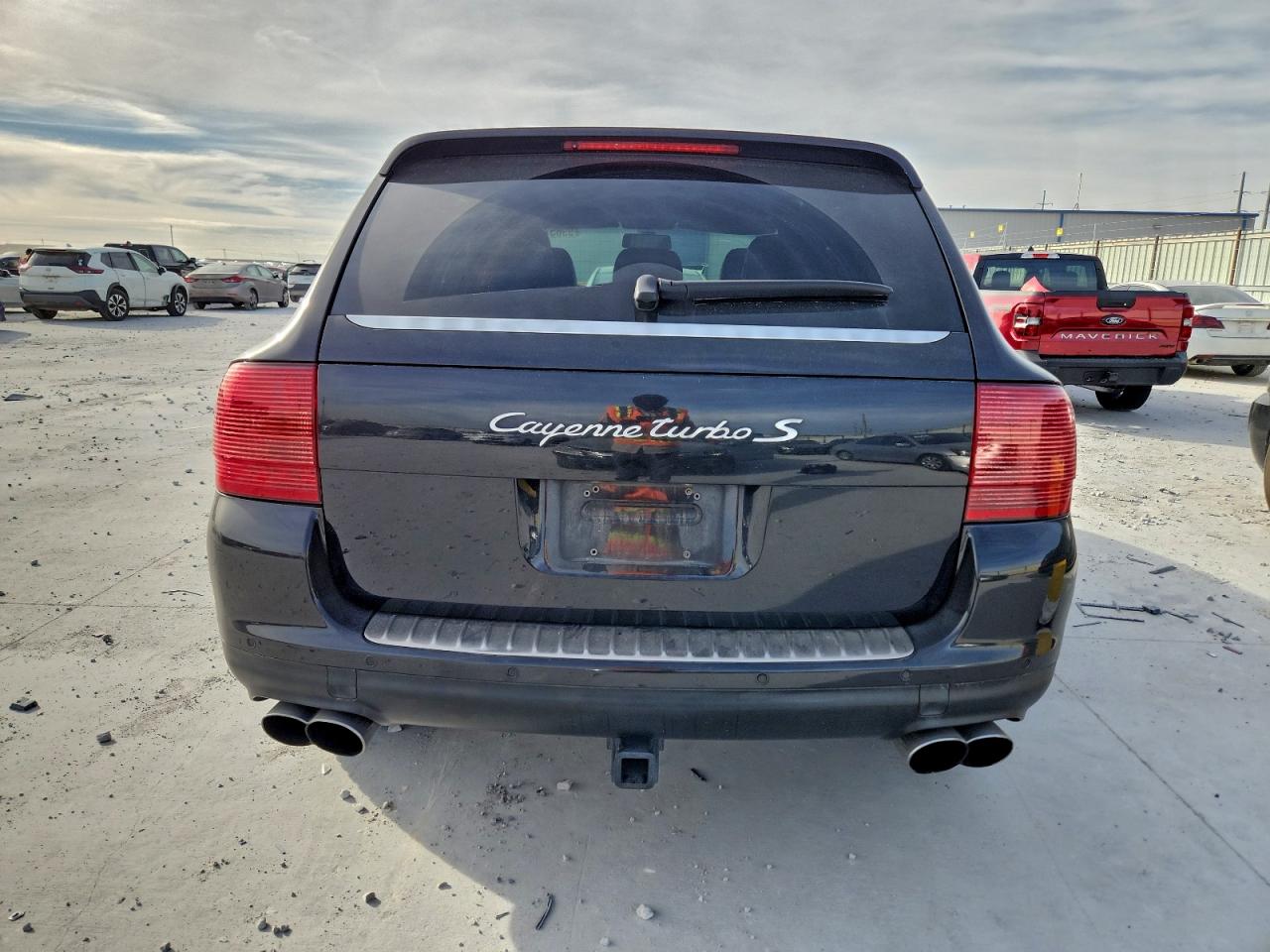 Porsche Cayenne Turbo Image 3