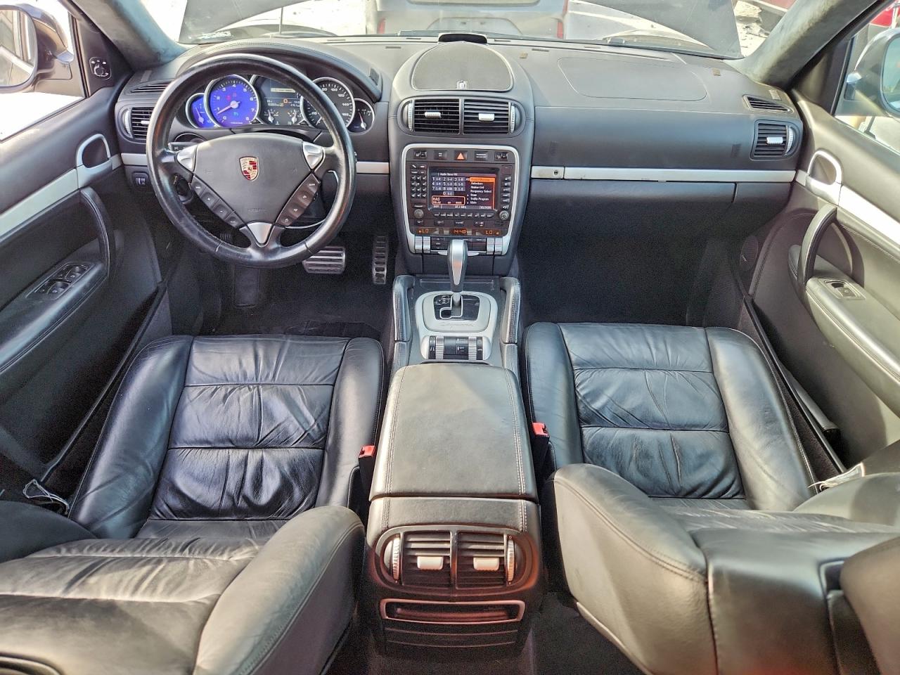 Porsche Cayenne Turbo Image 8