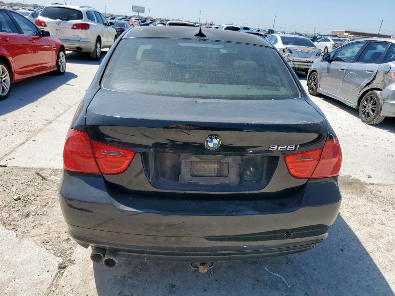 BMW 3 Series I Image 12
