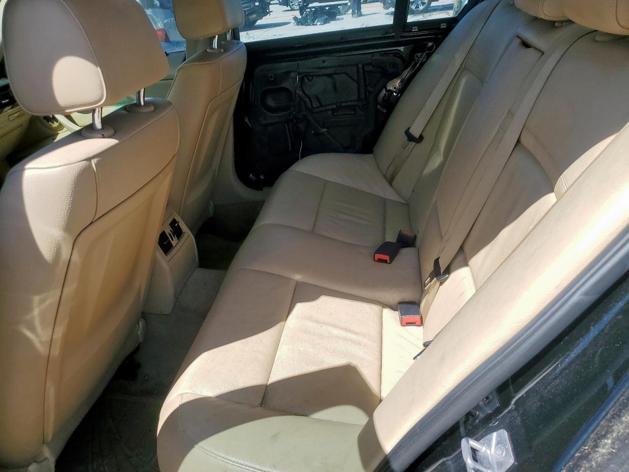 BMW 3 Series I Image 10