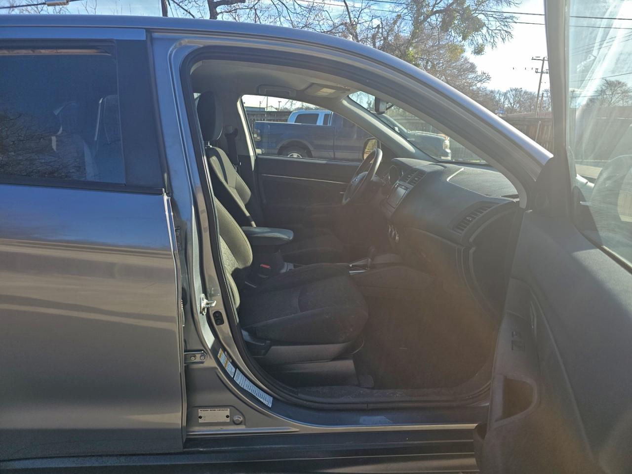 Mitsubishi Outlander Es Image 5