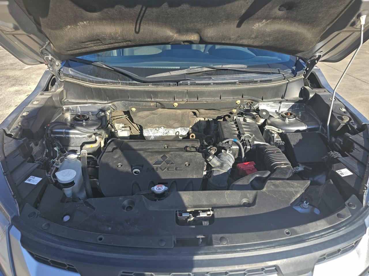 Mitsubishi Outlander Es Image 12