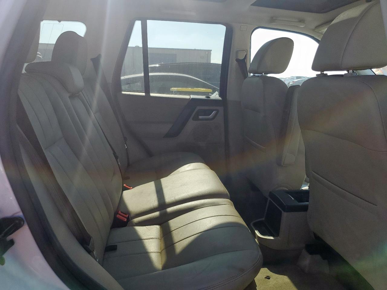 Land Rover LR2 Hse Image 11