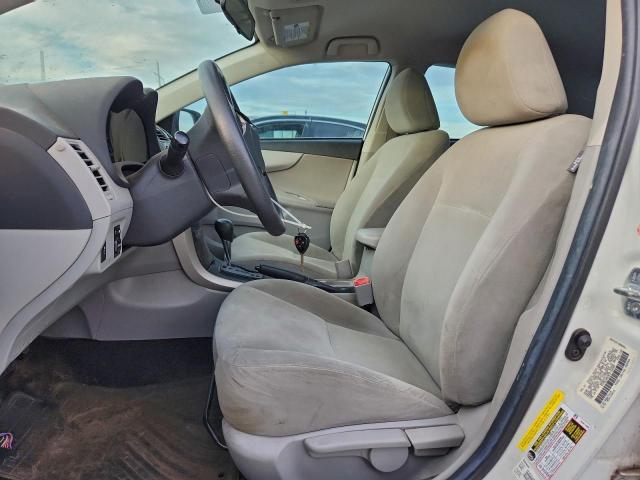 Toyota Corolla Base Image 3