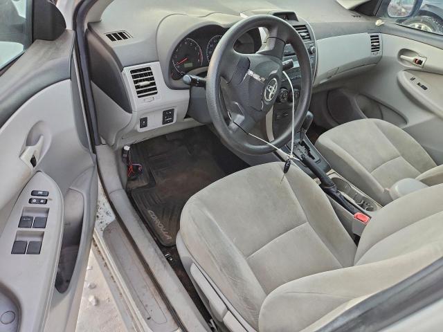 Toyota Corolla Base Image 12