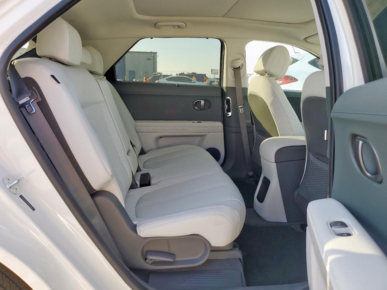 Hyundai Ioniq Limited Image 8