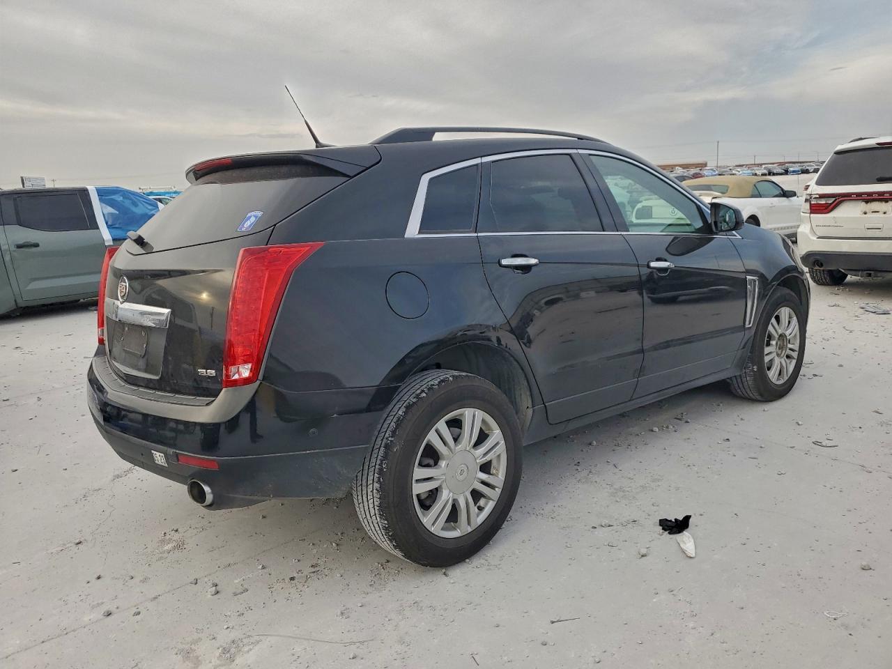 Cadillac SRX Image 2