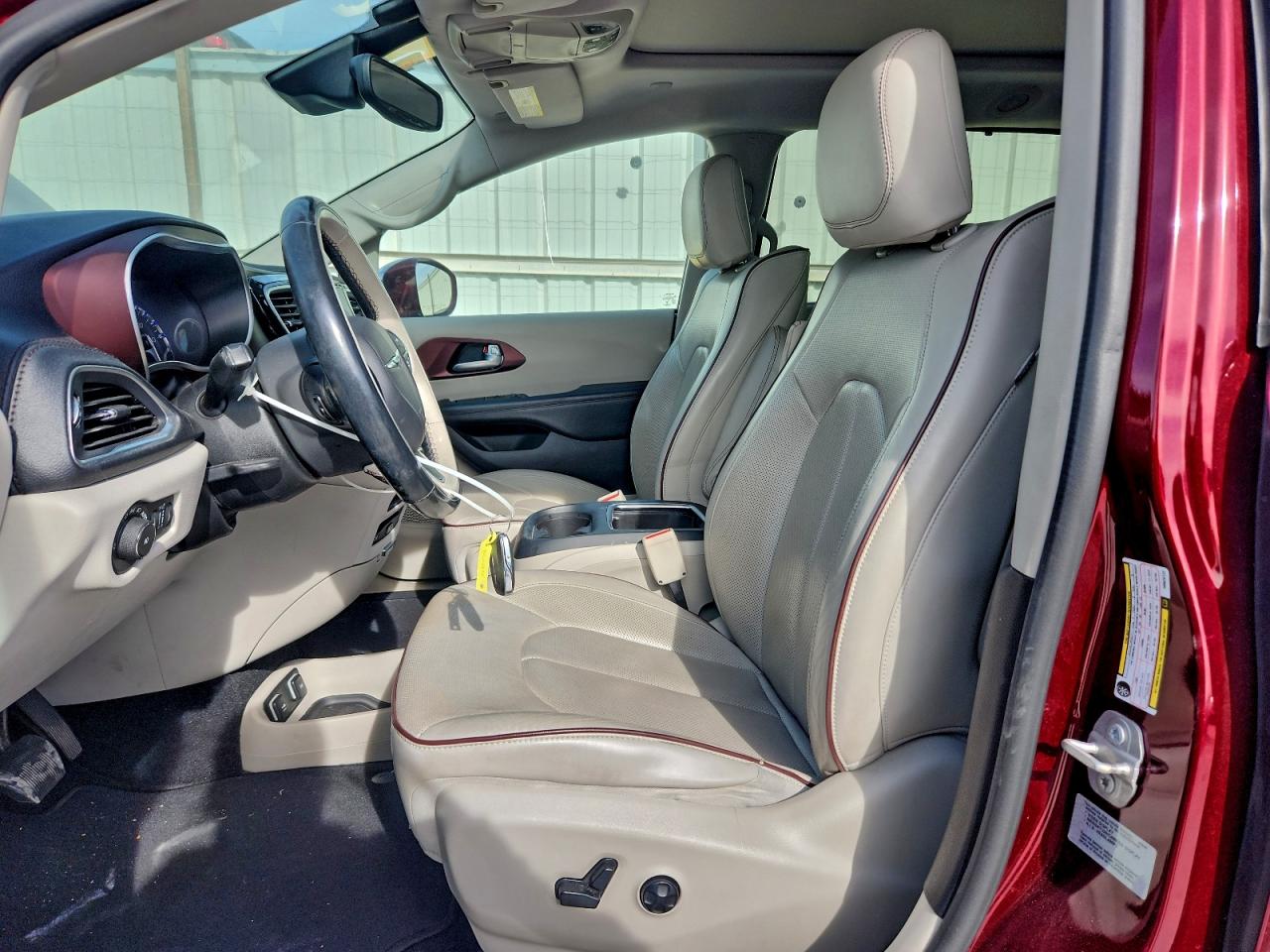 Chrysler Pacifica Limited Image 5