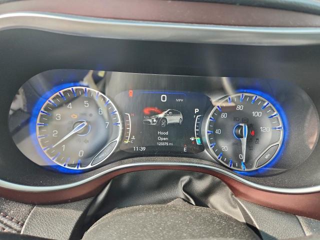 Chrysler Pacifica Limited Image 9