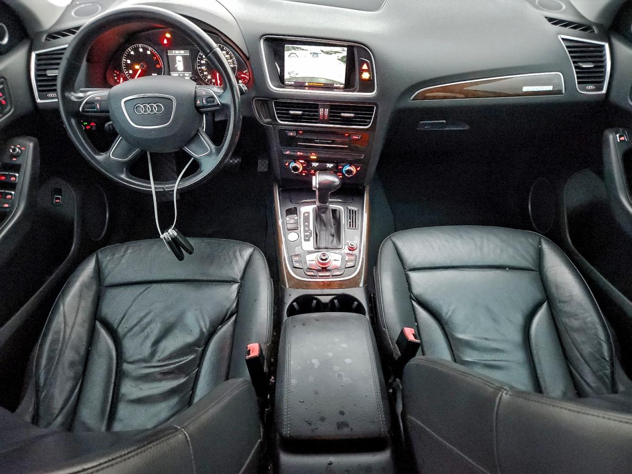 Audi Q5 Premium Plus Image 11