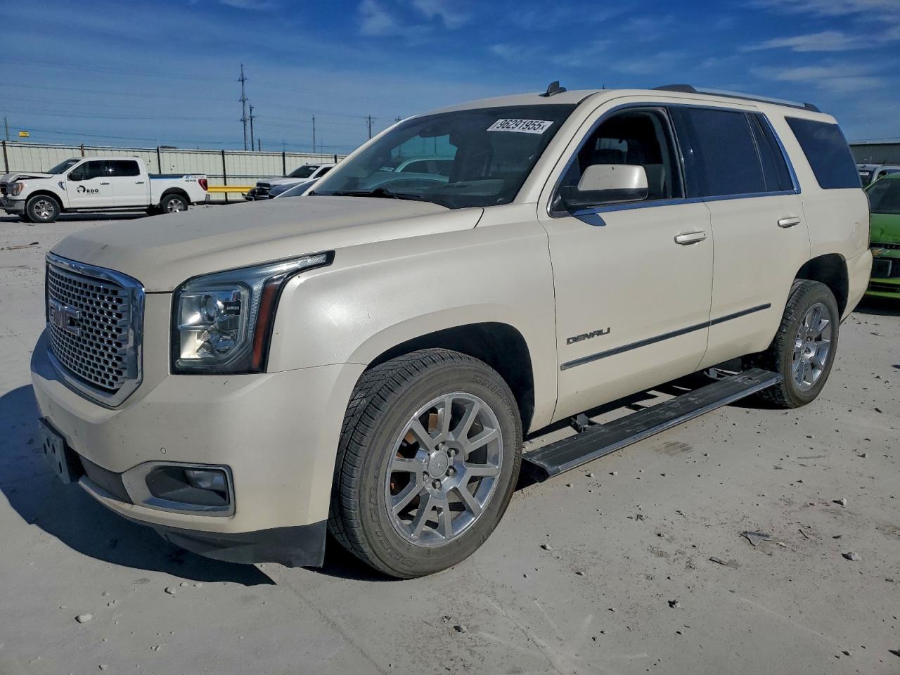 GMC Yukon Denali Image 1