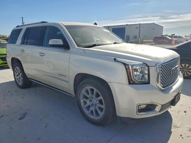 GMC Yukon Denali Image 5