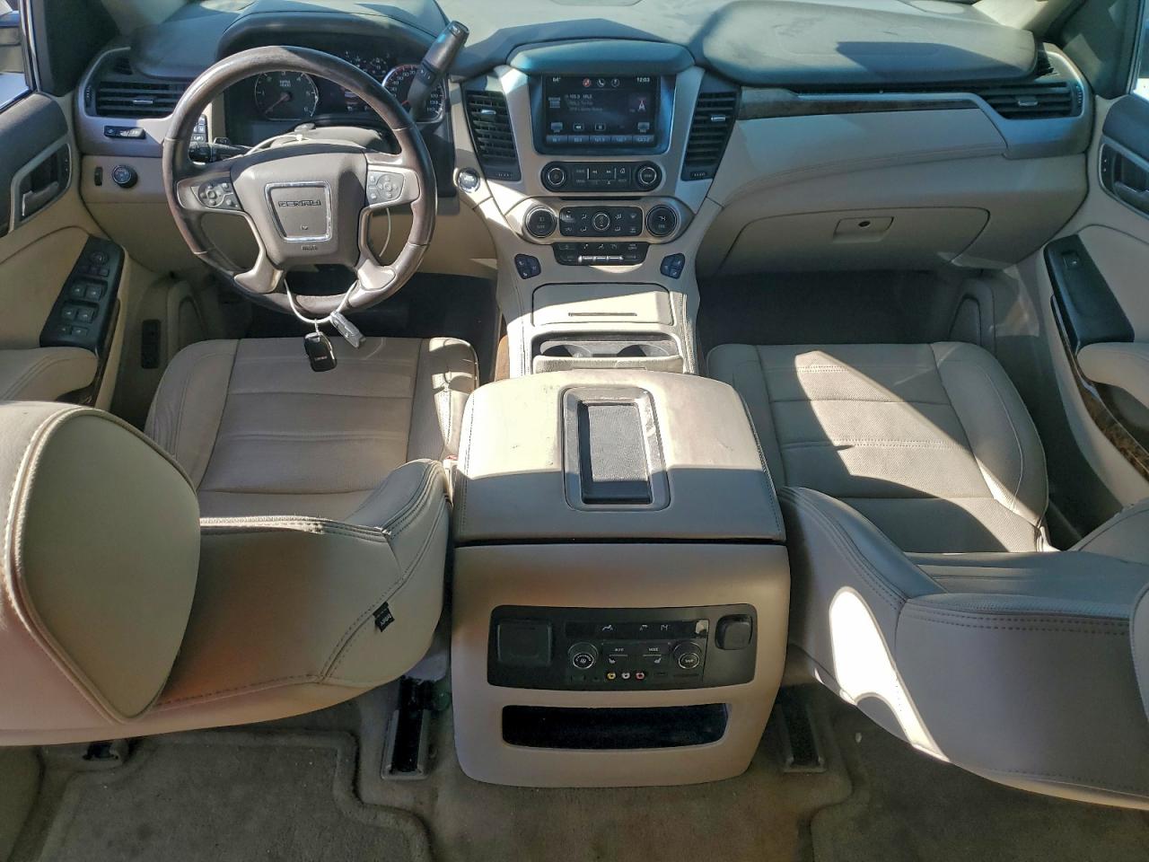 GMC Yukon Denali Image 7
