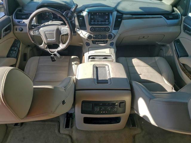 GMC Yukon Denali Image 7