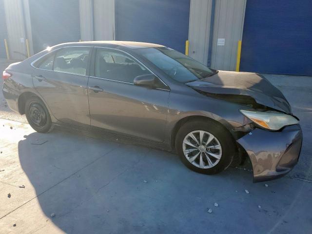 Toyota Camry Le Image 7