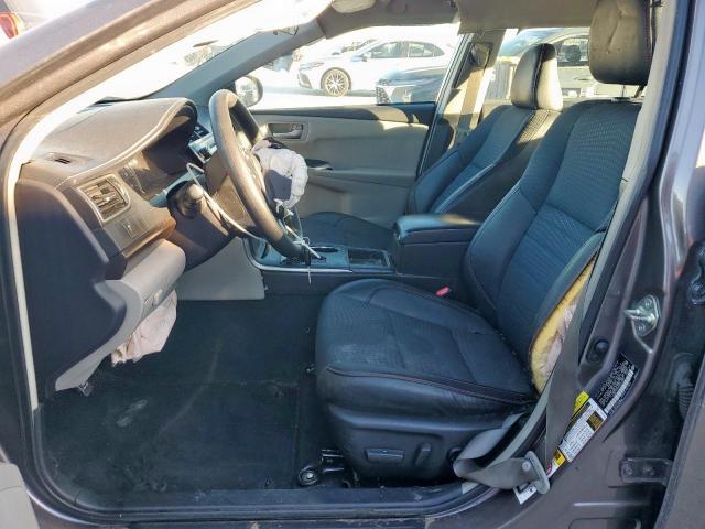 Toyota Camry Le Image 6