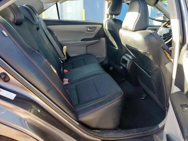 Toyota Camry Le Image 8